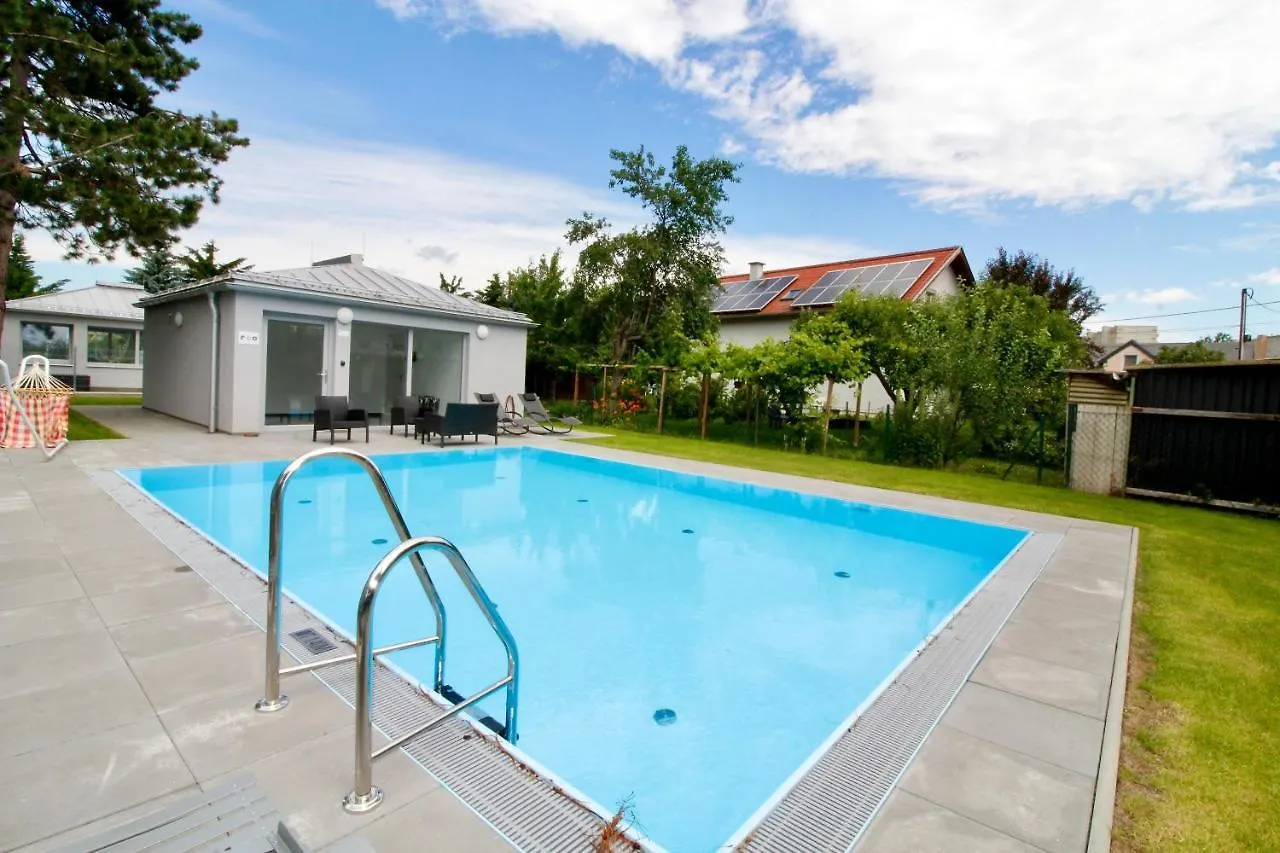 Dream Getaway Apartment With Jacuzzi And Pool Wien