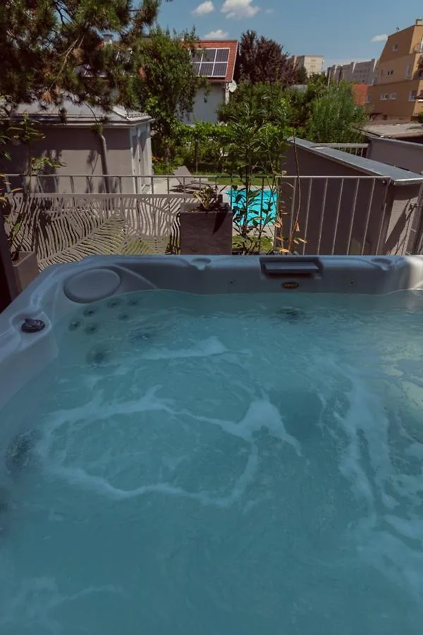 Dream Getaway Apartment With Jacuzzi And Pool Vienna